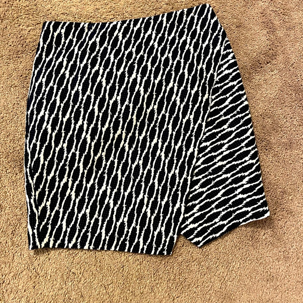 Ann Taylor pencil skirt, size medium